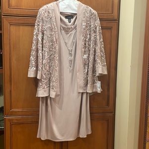 BEAUTIFUL R&M Richard’s 2 pc dress and jacket set. Blush